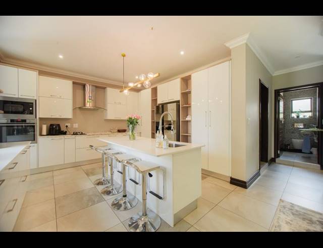 5 BEDROOM HOUSE FOR SALE IN COPPERLEAF ESTATE